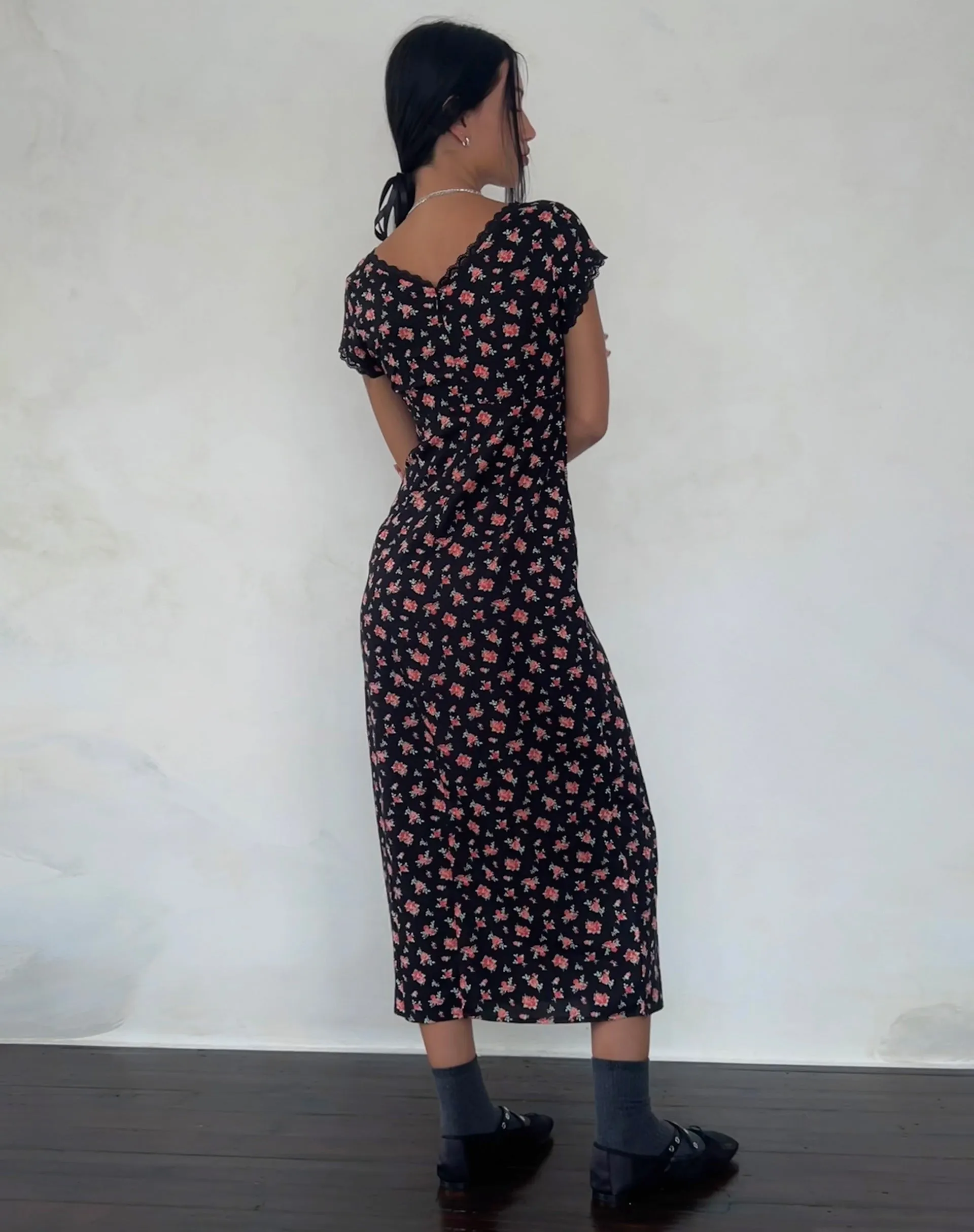 Bahata Midi Dress in Flowing Rose Black