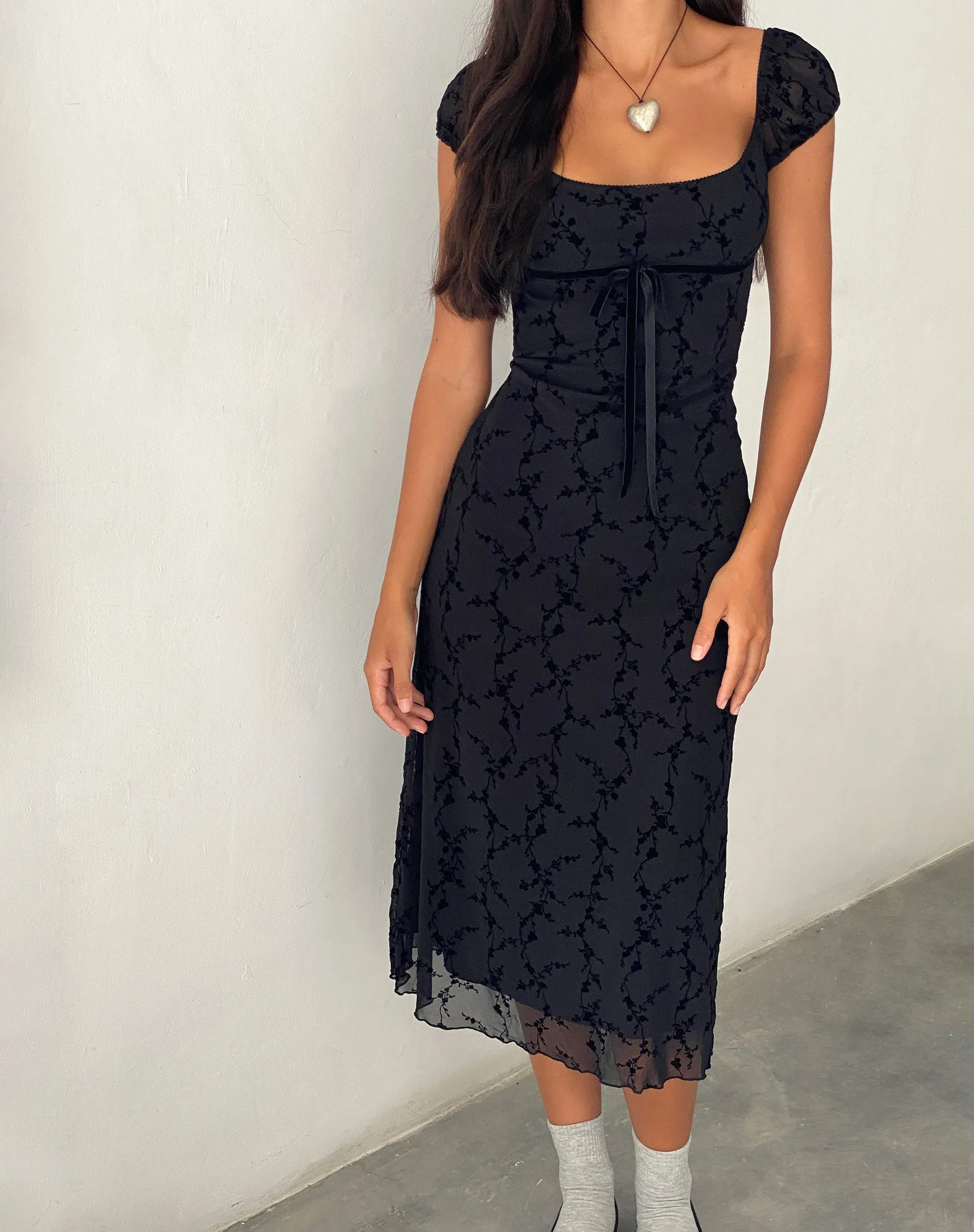 Clarisse Midi Dress in Mesh Vine Flower Black