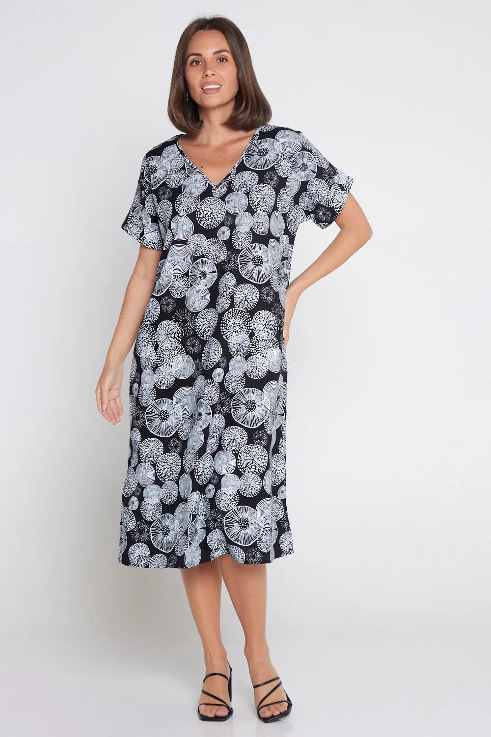 Esiteri Linen Dress - Black/White Circles