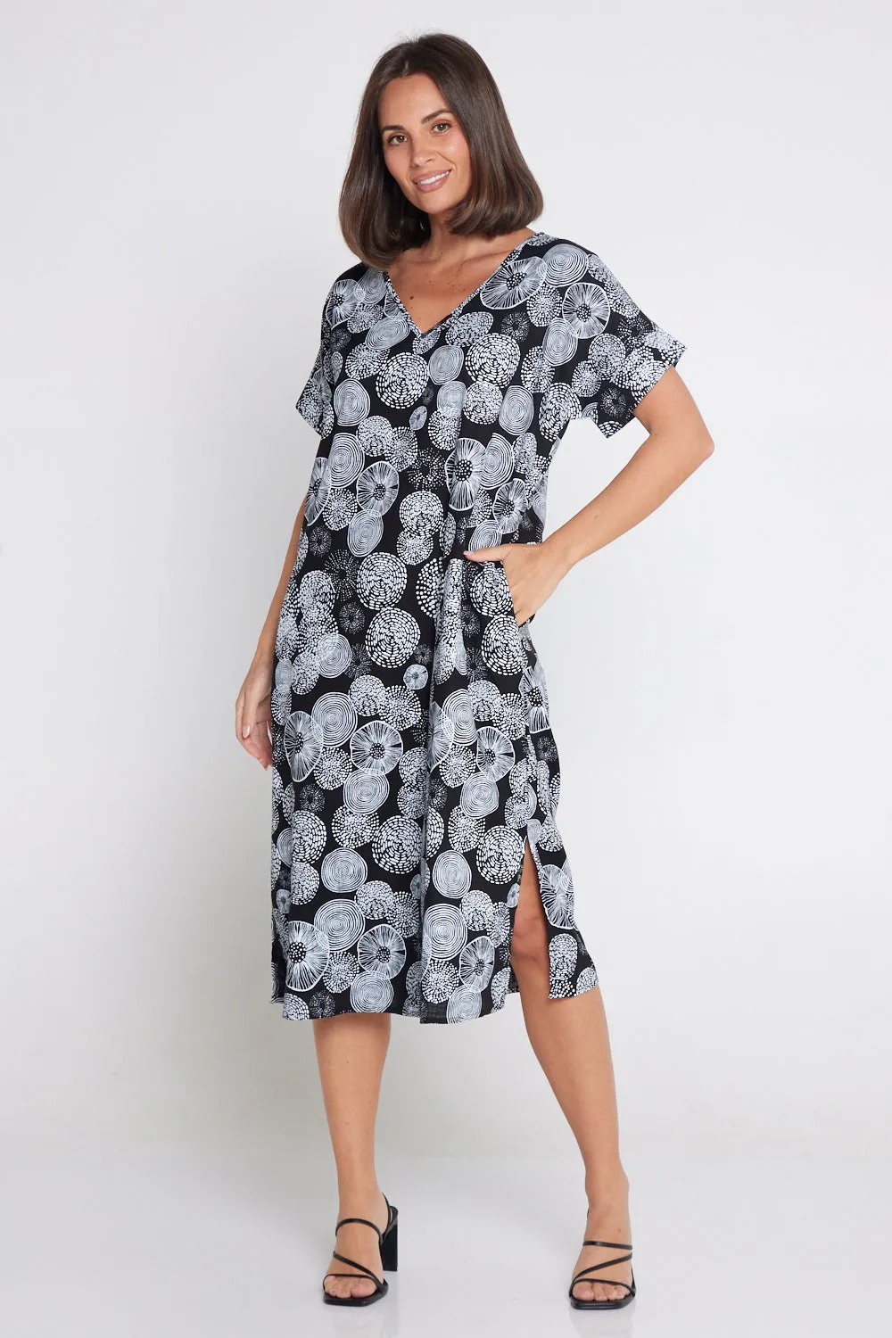 Esiteri Linen Dress - Black/White Circles