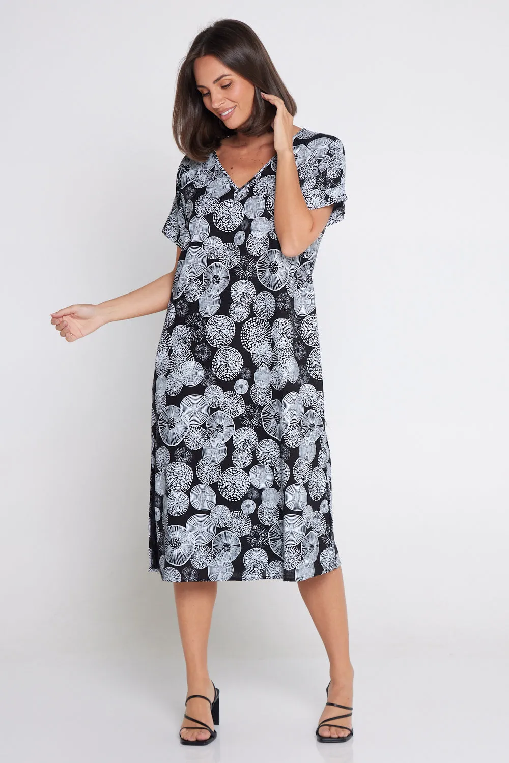 Esiteri Linen Dress - Black/White Circles