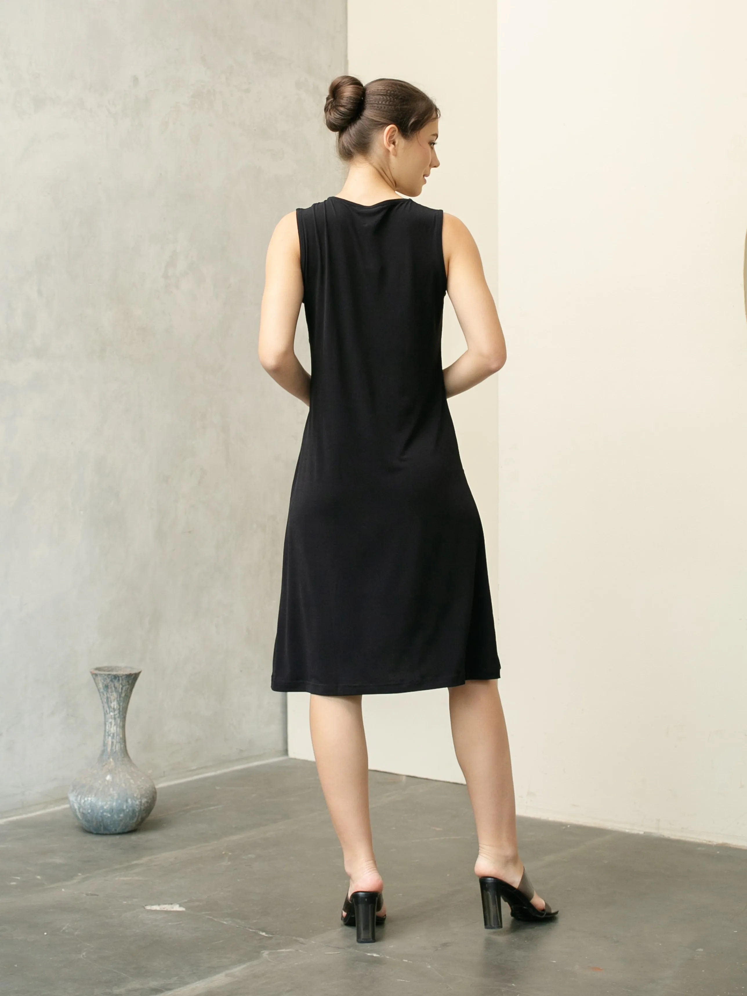 Illy Dress - V neck Dress - Black