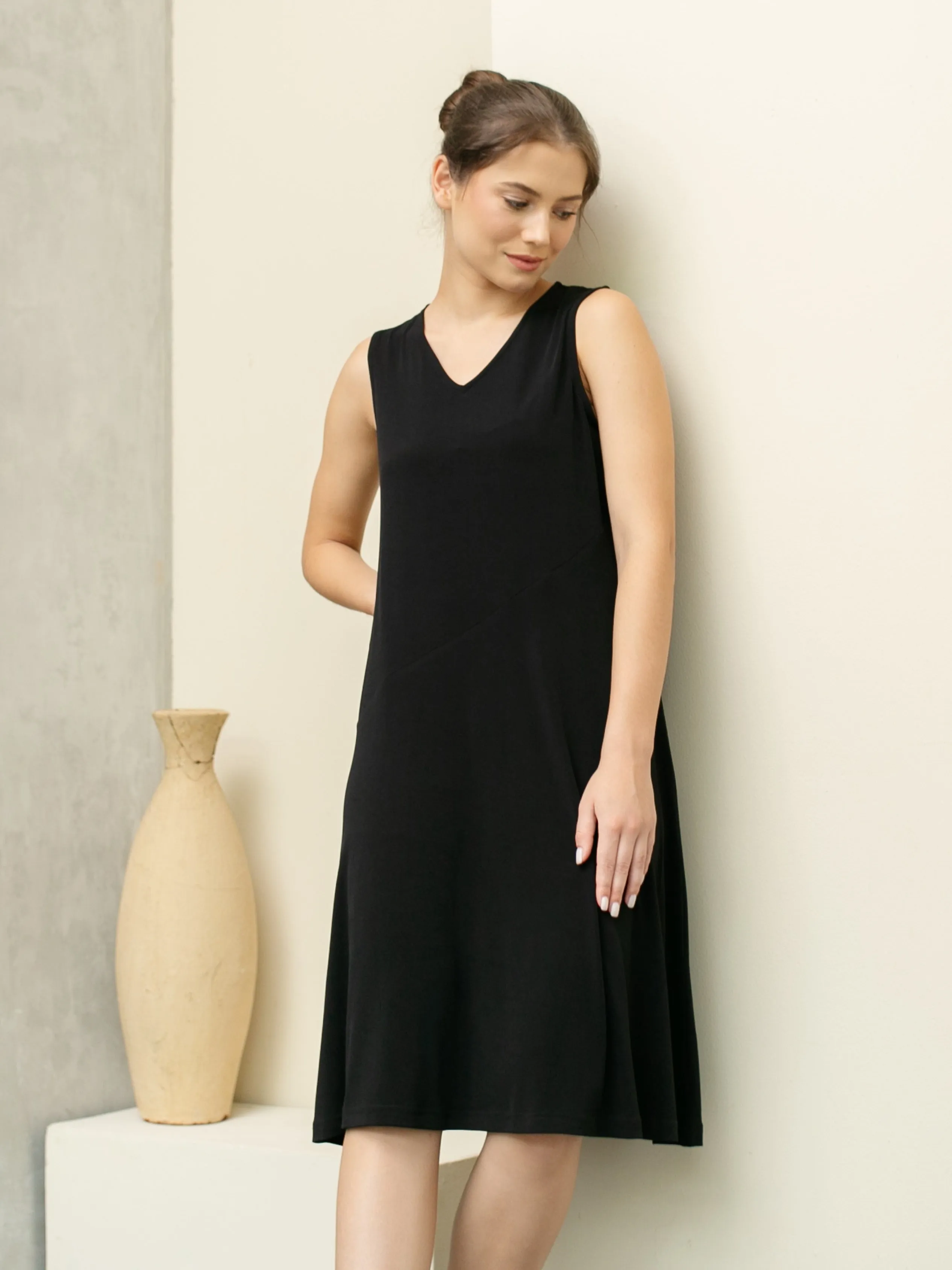 Illy Dress - V neck Dress - Black