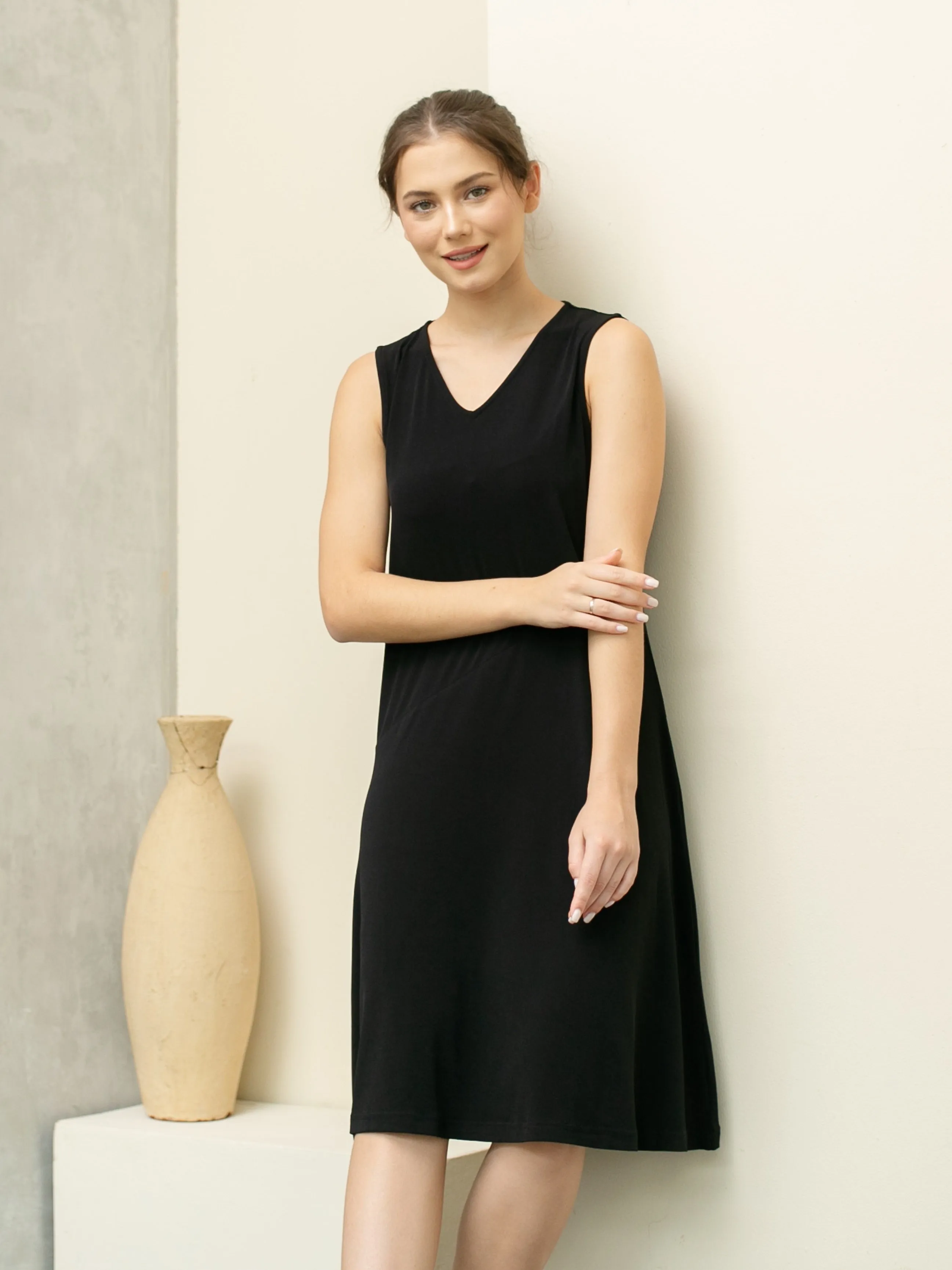 Illy Dress - V neck Dress - Black