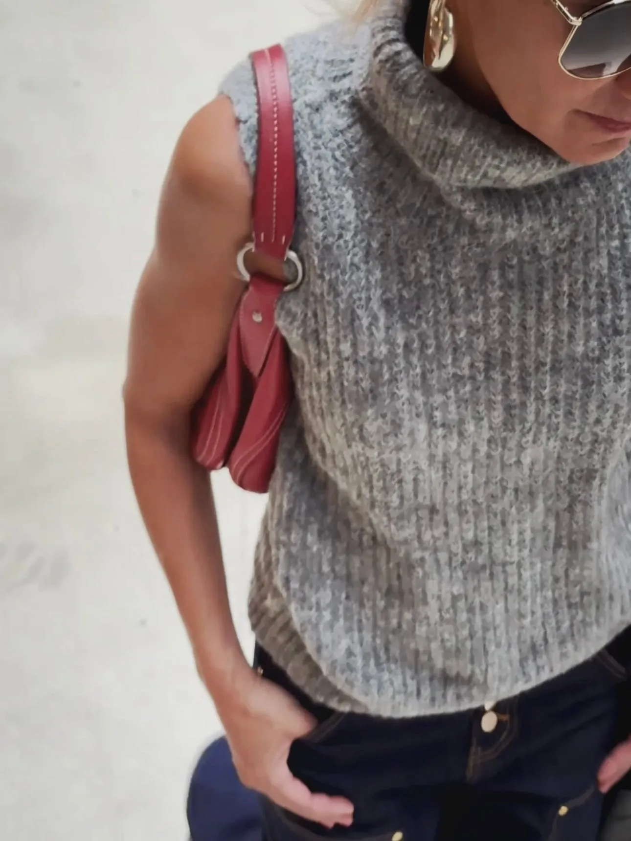 KNIT VEST WITH TURTLENECK - GREY