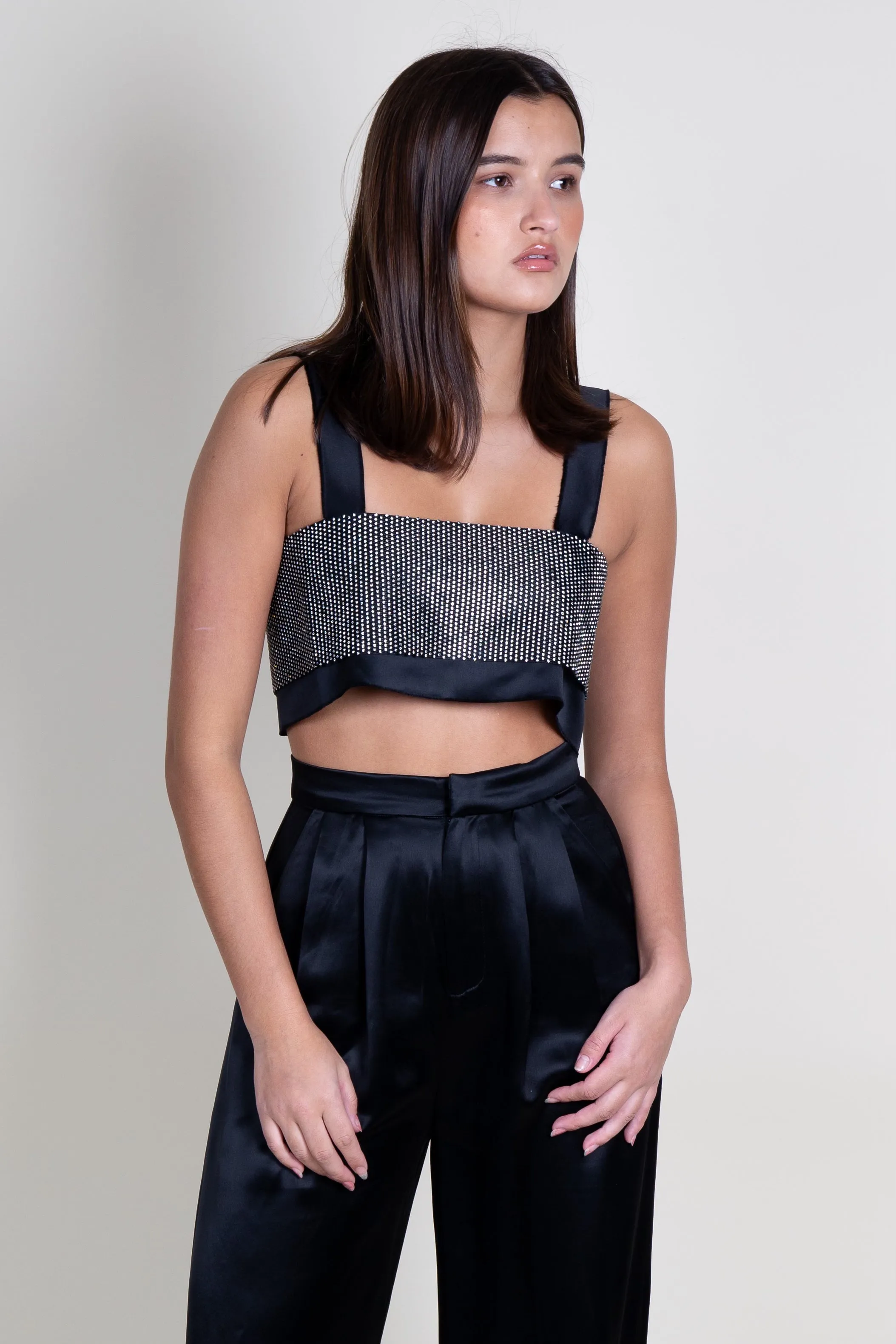 NONCHALANT | Capri Crop - Black