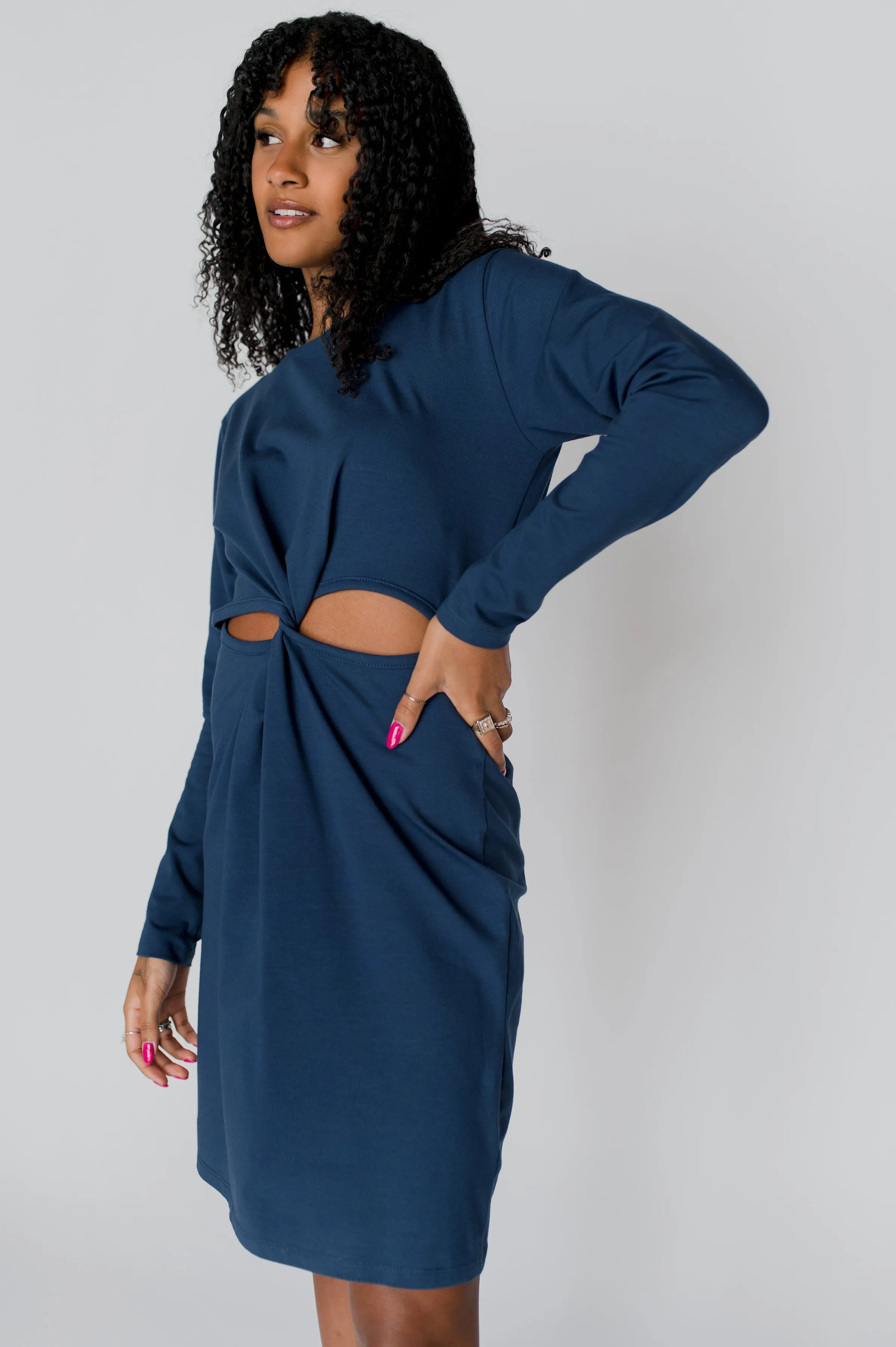 Twisted long sleeves dress