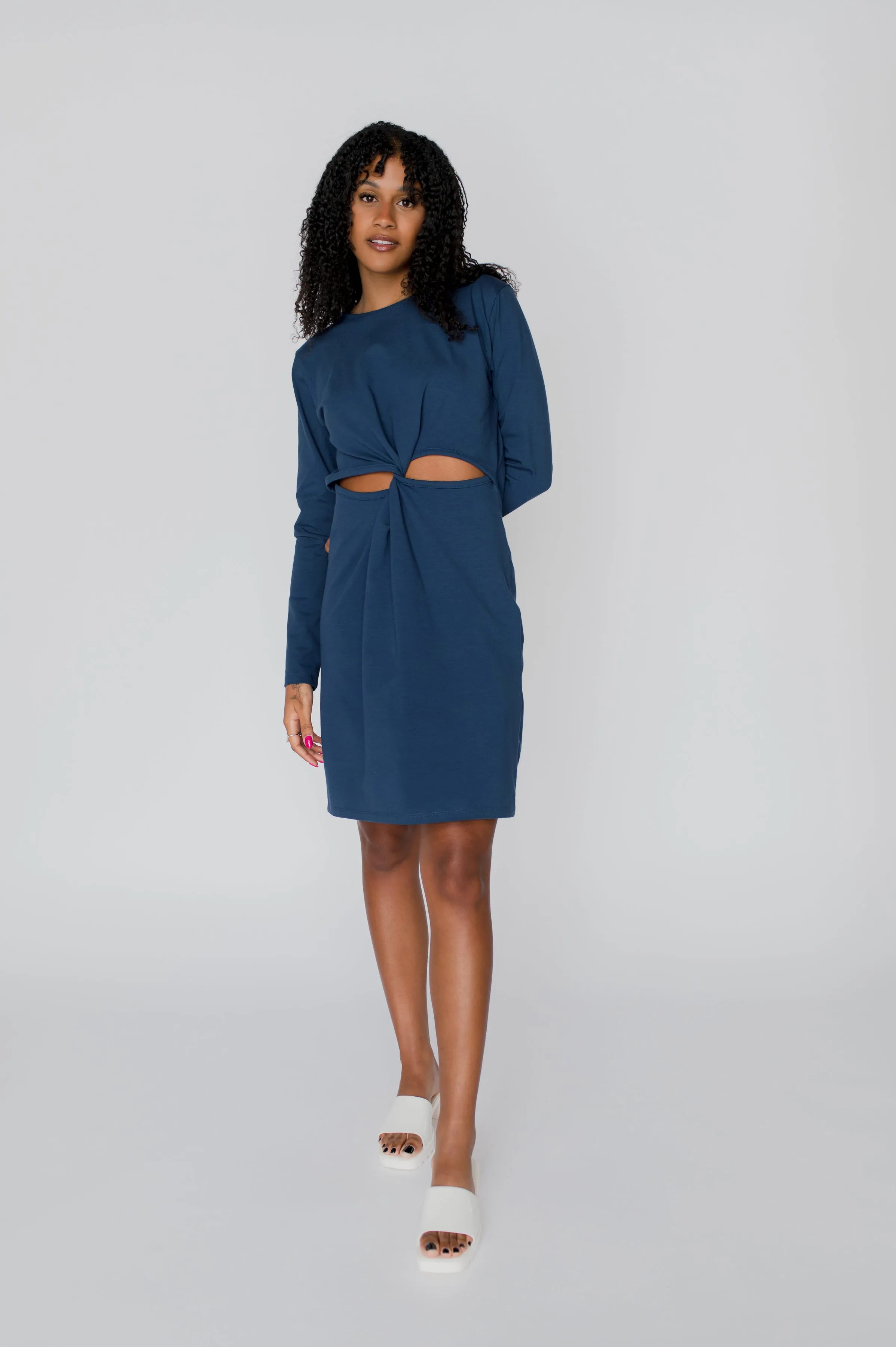 Twisted long sleeves dress